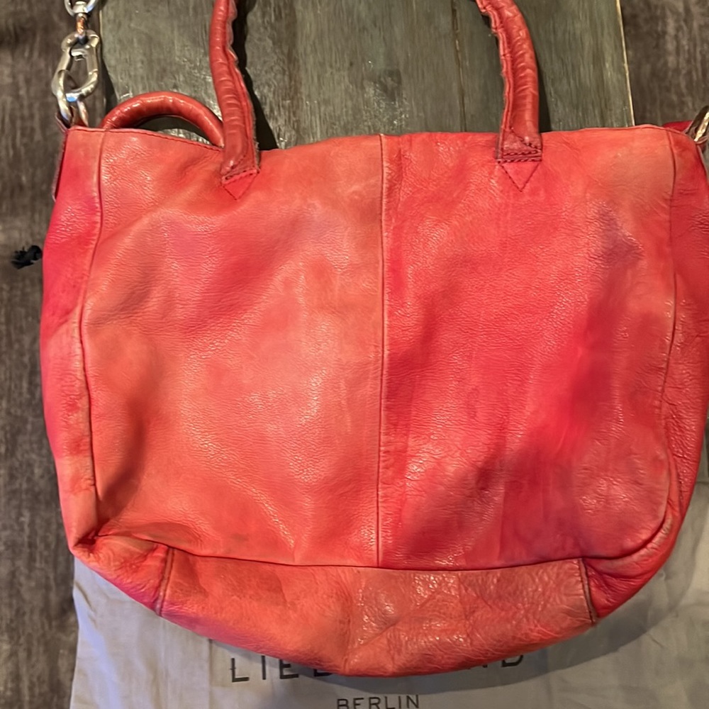 Liebeskind Berlin red shoulder or crossbody leather bag. - Picture 3 of 9